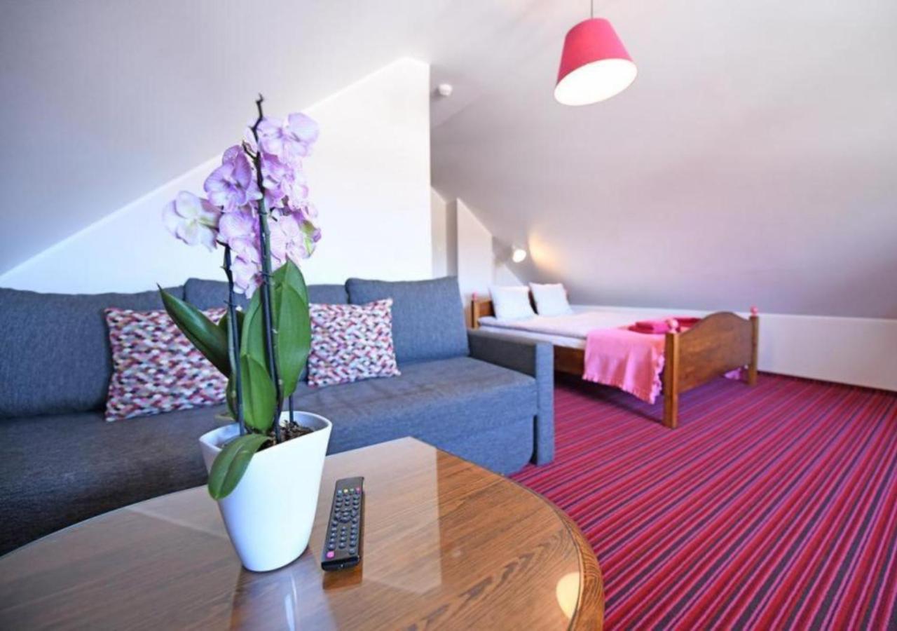 Bed and Breakfast Gosciniec Malinowka Krzeszna Esterno foto